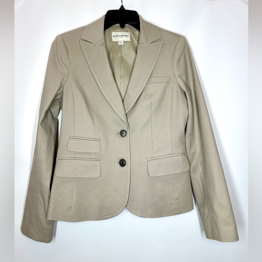 Banana Republic Light Beige Two-Button Tailored Blazer